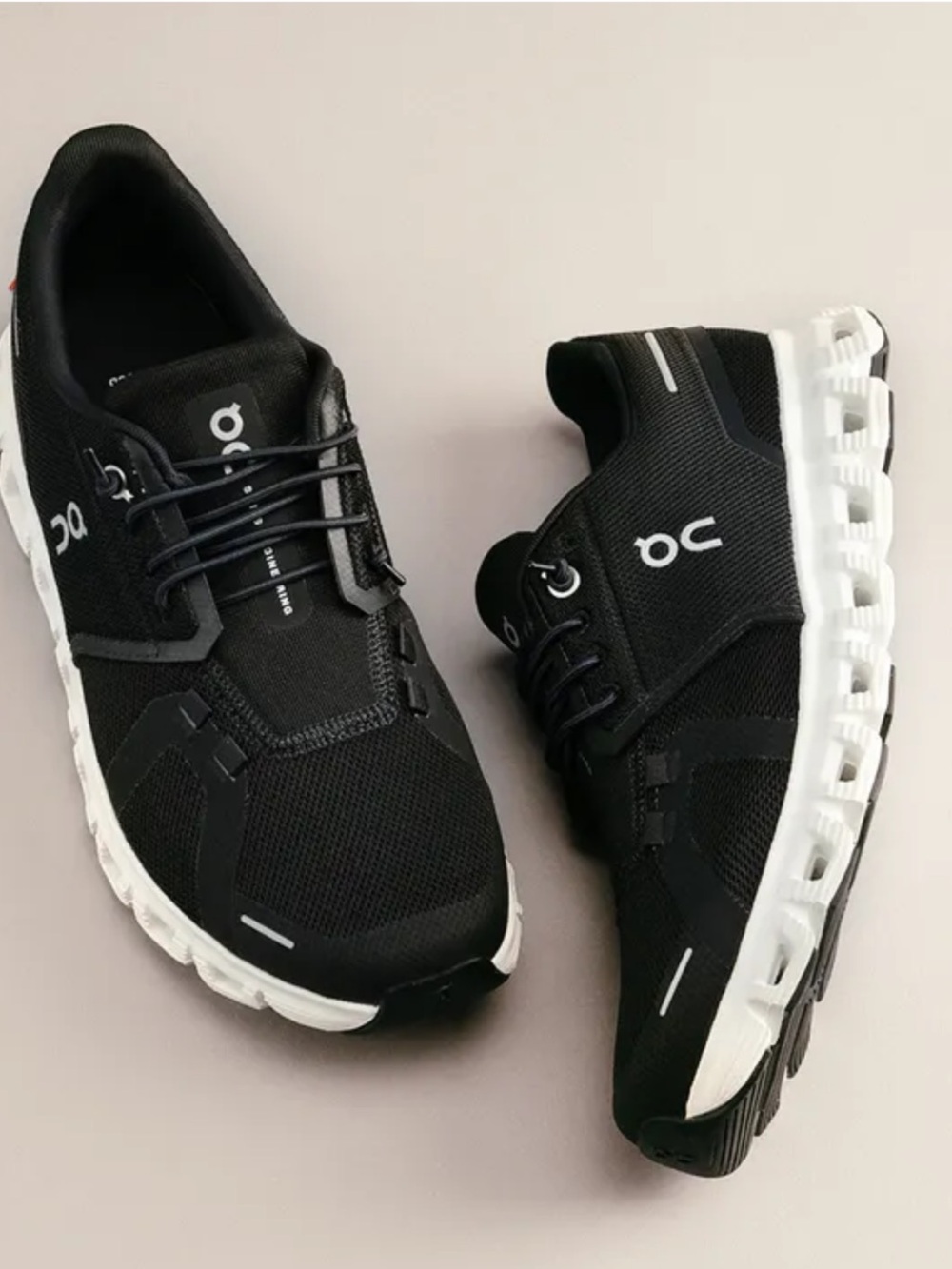 On Running Women’s Athletic Shoes in Black and White